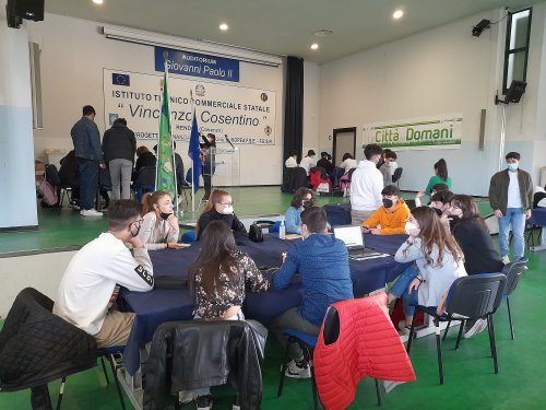 giovani-universitari-itesolivetti